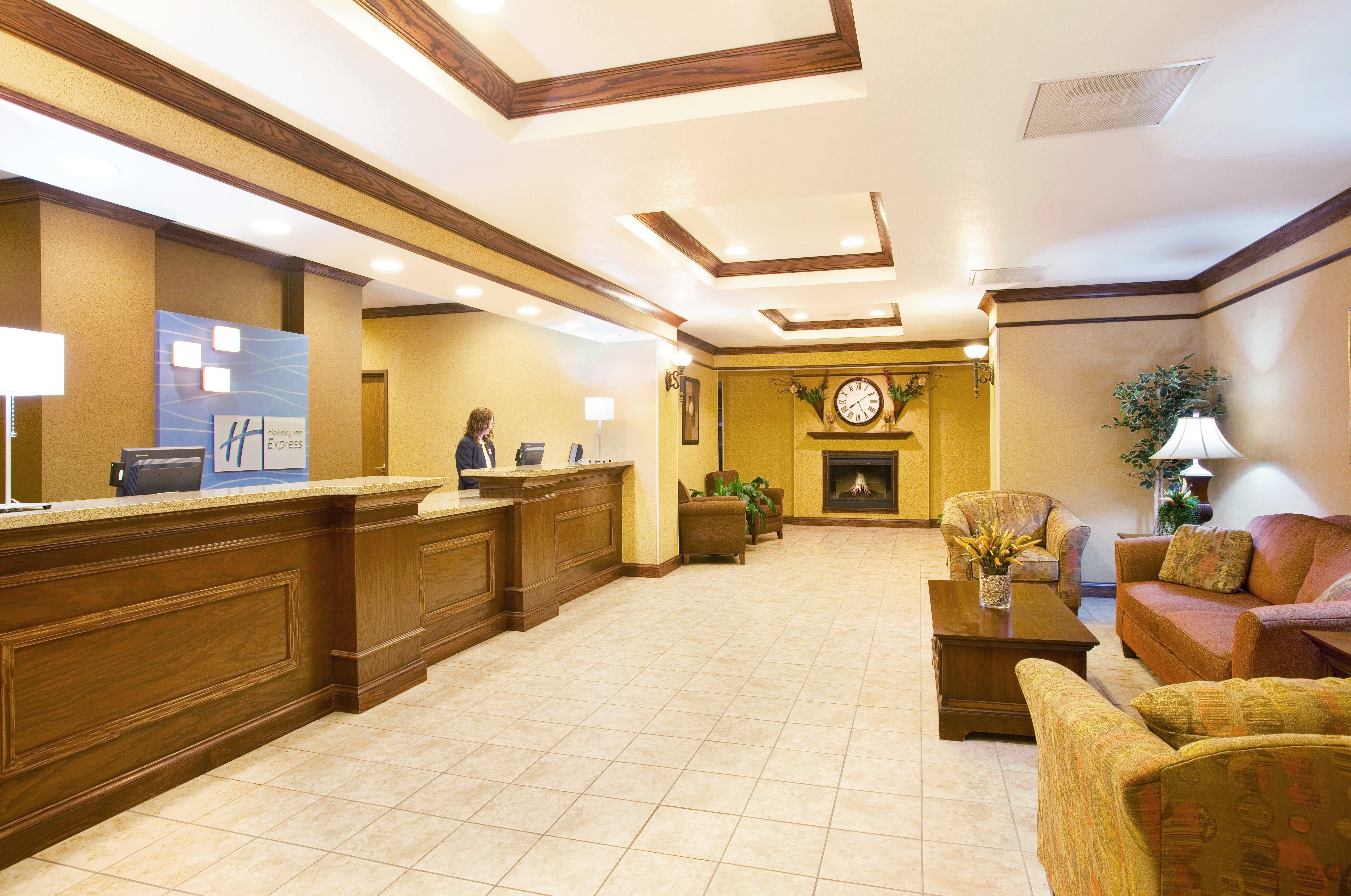 Holiday Inn Express Hotel & Suites Mattoon By Ihg Esterno foto