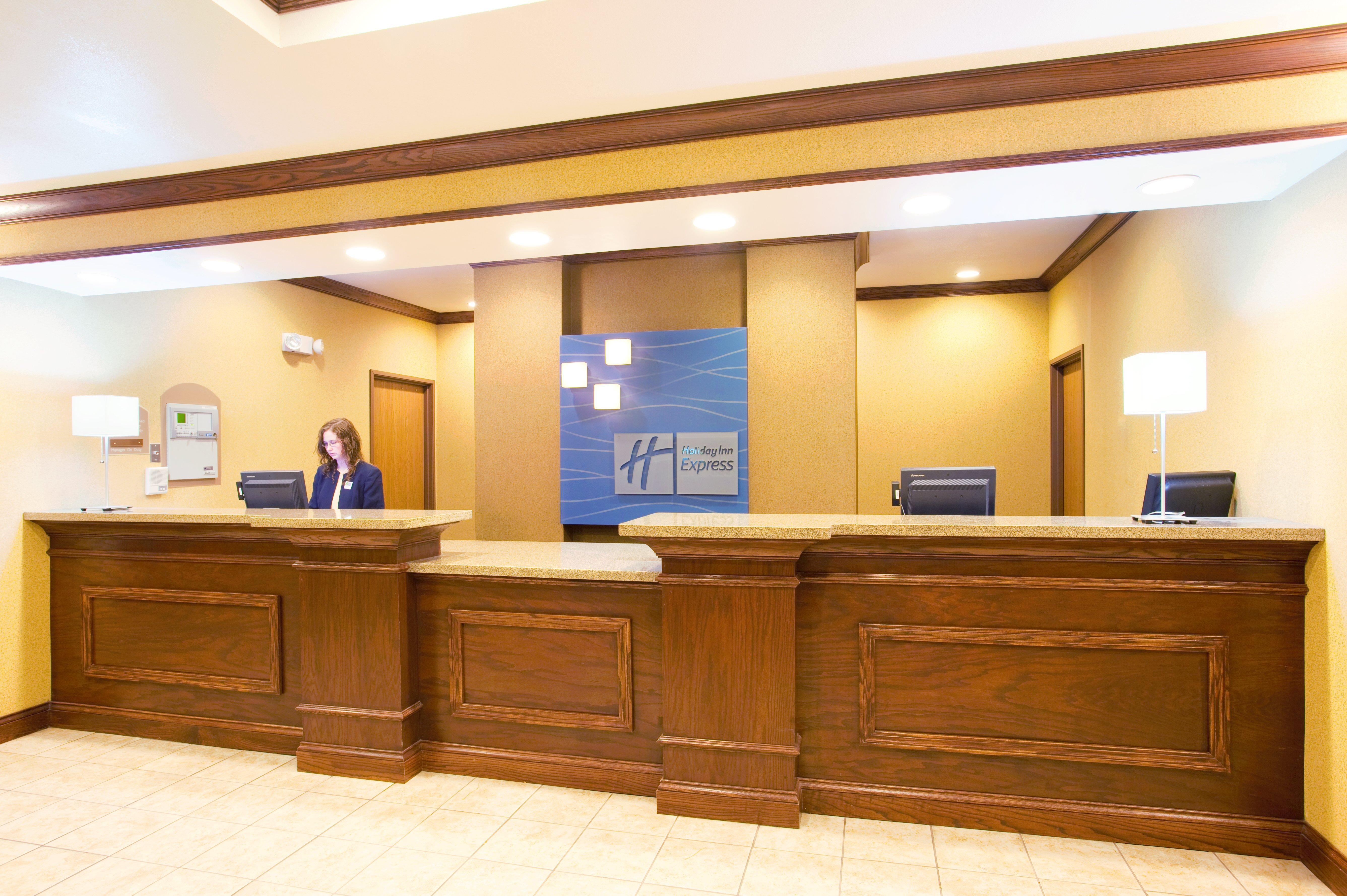 Holiday Inn Express Hotel & Suites Mattoon By Ihg Esterno foto