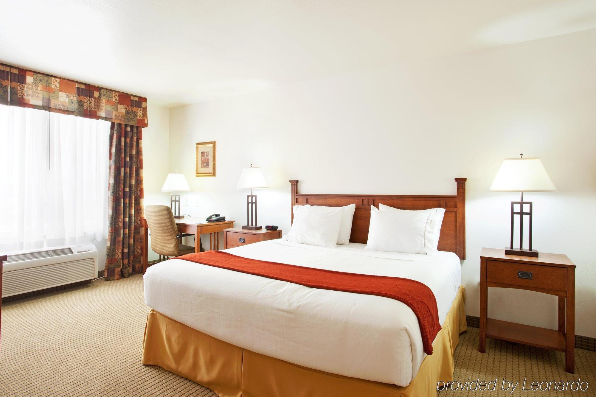 Holiday Inn Express Hotel & Suites Mattoon By Ihg Esterno foto